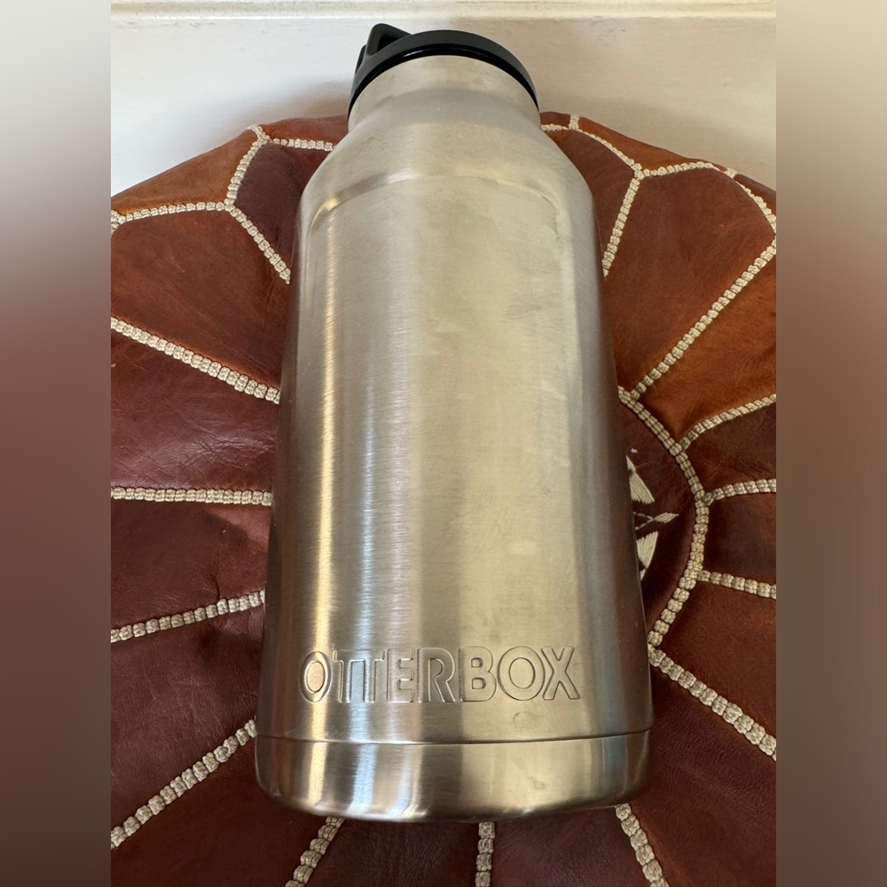 Otterbox Elevation Stainless Steel Growler 64 oz
